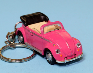 ★☆VW☆Volkswagen Beetle Cabriolet☆フォルクス ワーゲン ビートル カブリオレ☆ピンク☆ミニカー☆キーホルダー・アクセサリー☆★