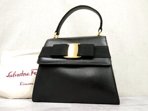 ●超美品●Salvatore Ferragamo フェラガモ●ヴァラリボン●フラップ●カーフ レザー 本革●ハンド バッグ●黒●ゴールド金具●Js54585