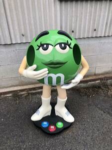 m&m