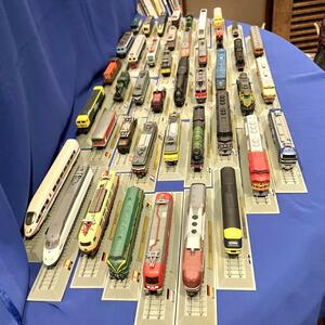 【 鉄道模型 】Nゲージ デル・プラド コレクション 世界の鉄道シリーズ 43両 展示用キャビネット付き