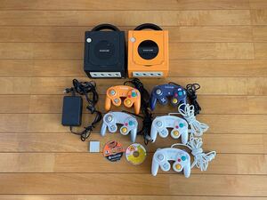 【ジャンク】Nintendo GAMECUBE DOL-001本体×2、コントローラー DOL-003×5、その他付属品あり　本体通電確認済み　その他未確認　現状品