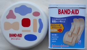 BAND-AID ジョンソン　バンドエイド　マグネットケースと空缶のセット 美品 バンドエイドオリジナルストッカー（マグネット付）セット