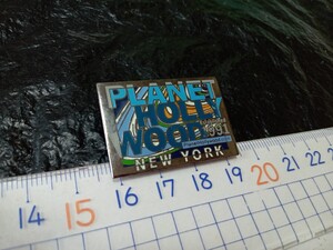 送料無料　PLANET HOLLYWOOD　プラネットハリウッド　ニューヨーク　ピンバッジ　ピンズ e　2