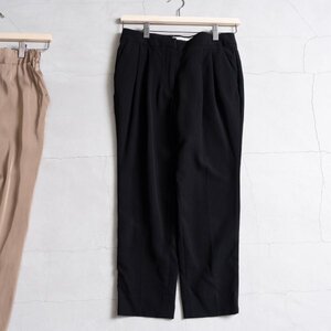 定価2.4万程　近年モデル　エンフォルド　黒　クロップド　タック　パンツ　レーヨン　ポリエステル　サイズ36　ブラック　W　イージーケア