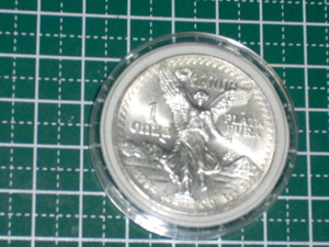 ★ メキシコ ★　リベルタード銀貨　1984年　１ＯＮＺＡ　純銀貨（ 999ag ）1oz（ 31.１ｇ)・径.36ｍｍ程　 ★