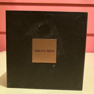 アルマーニ ・ARMANI/PRIVE （詳細わかりません。オープンの記念品だった気がします。箱は画像の通り綺麗とは言えません）