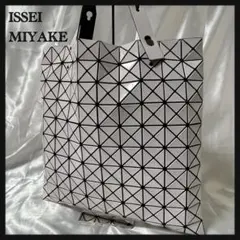 【美品】ISSEY MIYAKE  ハンドバッグ　バオバオ　A4可能