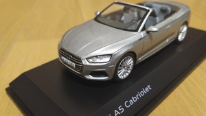 即決　AUDI　アウディ　特注　純正　ディーラー　カラーサンプル　AUDI　A5　カブリオレ　フロレットシルバー　1/43　絶版　レア