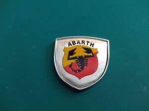 【ゆうパケット送料込】ABARTH(アバルト) ホームベース型ロゴエンブレム シルバー 縦3.9cm×横3.9cm×厚さ2.5ｍｍ　アルファロメオ