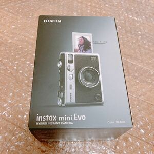 新品　未使用　保証開始　instax mini Evo ブラック 富士フイルム インスタントカメラ チェキ FUJIFILM