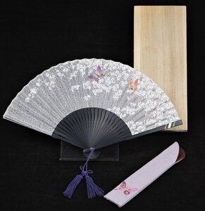 【中古】扇子 蝶 桜 紫 扇子袋付き 木箱入り 和装小物