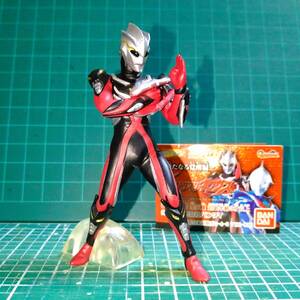 現在入手困難価格高騰！　バンダイ　2005年　ガシャポン　HGウルトラマン44　「ダークメフィスト」