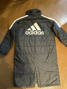 送料込　adidas　ベンチコート　１４０　ジャンパー　中古