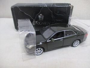 Σ2 ミニカー TOYOTA CROWN トヨタ クラウン 6V4 ダークグリーンマイカ 1/30 非売品 未使用品？