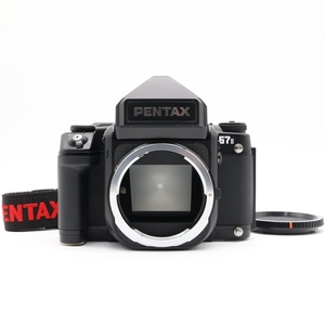 ＜ほぼ新品＞ PENTAX 67II ボディ AEファインダー付 中判フィルムカメラ ペンタックス