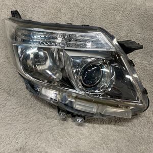 ZRR80 ZWR80 エスクァイア　ノア　前期　純正　LED ヘッドライト ヘッドランプ　右　中古品　刻印 E 28-227 品番 81110-28F71