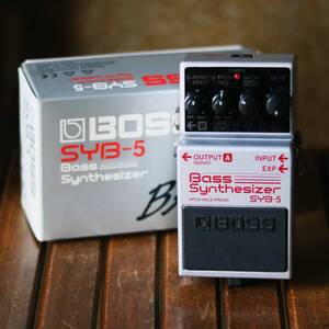 美品BOSS ベースシンセサイザー”Bass Synthesizer SYB-5”付属品、箱完備、ほぼ未使用品