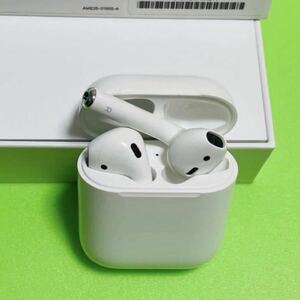 AirPods 第2世代　ワイヤレスイヤフォン　国内正規品　エアーポッズ　純正品