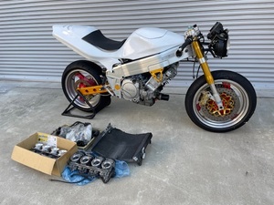 ビモータ YB-11 4SV BIMOTA カスタム途中 OHLINS前後 YB8加工スイングアーム BB1タンクカバー 固定無 部品取車