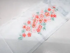 【着物】和装小物　半衿　刺繍　金糸　桜文　24w-10191