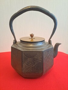 金龍堂 鉄瓶 茶道具屋にて錆止め加工済み 旧家ウブ買取品 八角鉄瓶 茶道具 煎茶道具 湯沸 急須