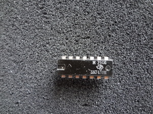 テキサス製　SN7438N(Quad 2-Input Positive NAND Buffers with Open-Collector Output) 1個