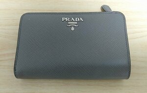 PRADA　プラダ　二つ折り財布　レザー　グレー　◎A470