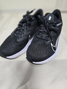 ●超特価・新未使用・NIKE AIR ZOOM ブラック レディース スニーカー・22.5cm