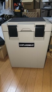 UNPLUGGER クーラーボックス　美品