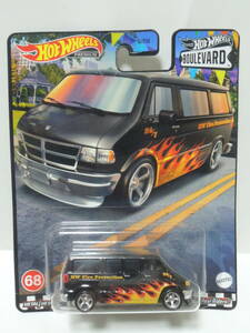 HW PREMIUM BOULEVARD DODGE VAN