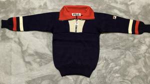 FILA フィラ　　 男の子　１２０センチ　紺＆赤　ジッパー襟付き　セーター　