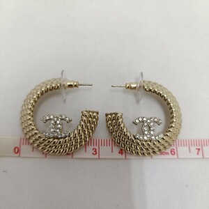 1円 シャネル CHANEL ピアス I24P アクセサリー ゴールド ココマーク ラインストーン