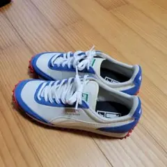 スニーカー　PUMA FAST RIDER ホワイト/ブルー/レッド