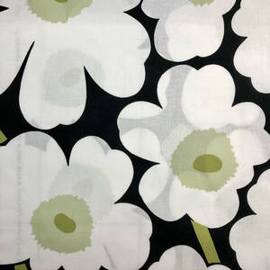 marimekko　ハーフカットクロス／はぎれ　ピエニウニッコ　ブラック×グリーン×ホワイト　68×50cm　マリメッコ