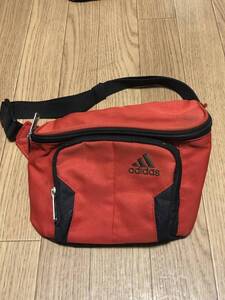 adidas アディダス　ポーチ　レッド