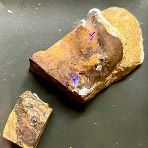 60.5ct　ボルダーオパール　原石　コロイト産 両面遊色あり