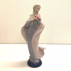 中古品 リヤドロ LLADRO 陶器 人形 置物 オブジェ 美術品 花を持つマリア 01005171 質屋出品