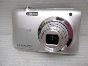 Nikon ニコン COOLPIX A100 クールピクス コンパクトデジタルカメラ シルバー デジカメ 訳アリ 動作品 定形外郵便全国一律350円 B6-A⑤