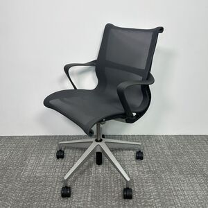 【在庫多数！！】Herman Miller■セトゥーチェア グレー系 オフィスチェア　メッシュ　アームレスト有 :