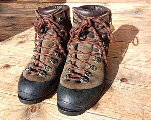 武骨♪vintage mont-bell モンベル トレッキングシューズ マウンテンブーツ 25.5㎝ 革靴 vibram アウトドア登山 ゴローGORO