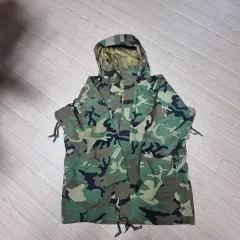 【雷市場（ポンジャン）商品韓国直送】 米軍 ミリタリー ゴアテックス ジャケット ( L ー ）