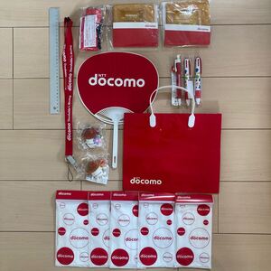 キャラクターグッズ　☆　雑貨小物　廃番貴重　懐かしい　NTTdocomo ドコモ　ボトルホルダー ストラップ うちわ ボールペン 紙袋 マスク他