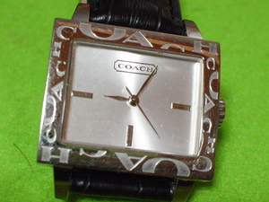 珍品　デザイン　COACH　ESTー１９４１　３ATM　腕時計　角型　シルバー