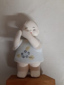 ☆陶器人形☆子供☆高さ11.5cm☆土台横7.3cm×奥ゆき5.4cm 高さ1cm☆日本人形☆男の子人形☆