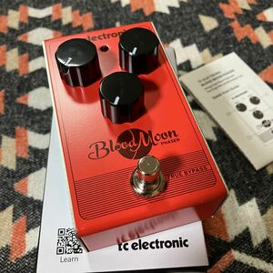 フェイザー エフェクター アナログ 空間系 トゥルーバイパス BLOOD MOON PHASER ／ TC ELCTRONIC エレキギター ほぼ新品同様 極美品