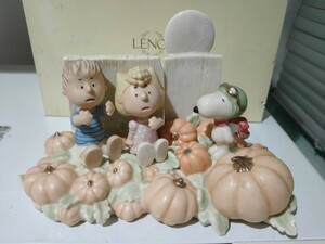 Lenox スヌーピーハロウィンー ライナス サリー かぼちゃ 陶器フィギュア