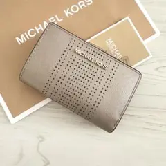 37 新品 MICHAEL KORS 折り財布 ゴールド 二つ折り財布