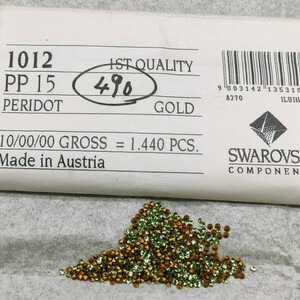 ☆ほぼ未使用 SWAROVSKI スワロフスキー ヴィンテージ ルース 約480個 1012 15PP 10gross Peridot ペリドット グルーデコ R-472