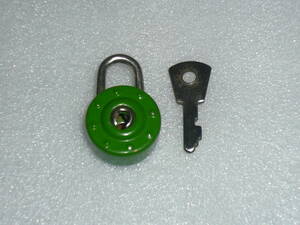 小型丸型錠 スペースをとらない便利なミニキーです。盗難防止・手帳・日記などプライバシー保護に。