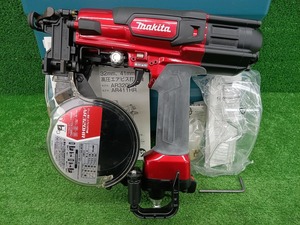 中古美品 makita マキタ 32mm 高圧 エアビス打ち機 AR320HR エアダスタ付